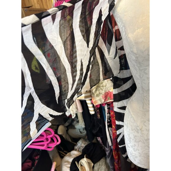 Chico's Size OS Semi-Sheer Black &‎ Cream Zebra Striped Open Shrug Kimono - Picture 4 of 6